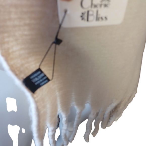 Cherie Bliss‎ Viscose Scarf New With Tags - Picture 3 of 3
